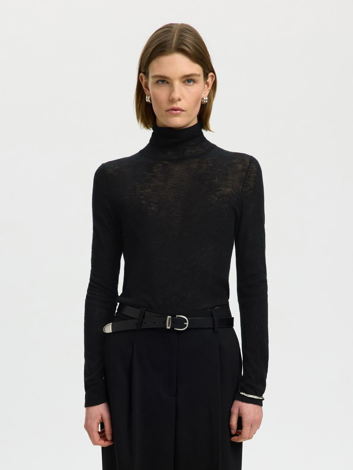 model_shot-front